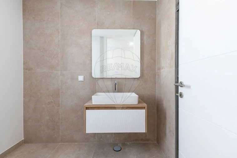 Moradia T3 para Venda em Silveira Foto 18