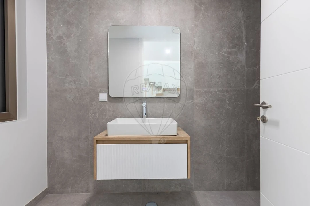 Moradia T3 para Venda em Silveira Foto 25