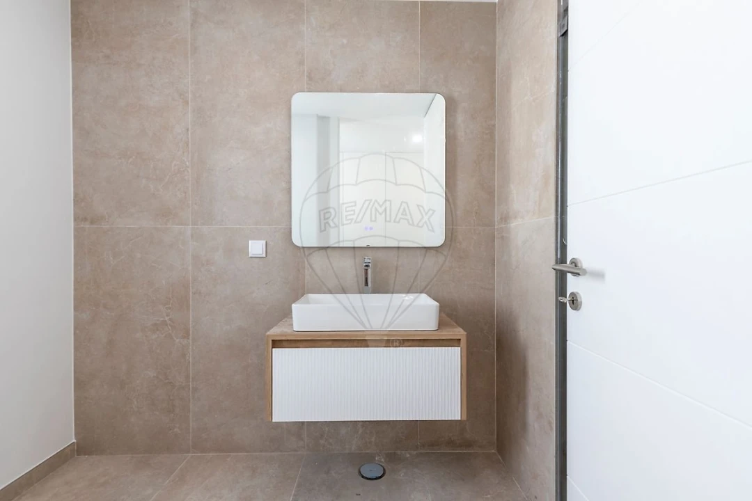 Moradia T3 para Venda em Silveira Foto 18