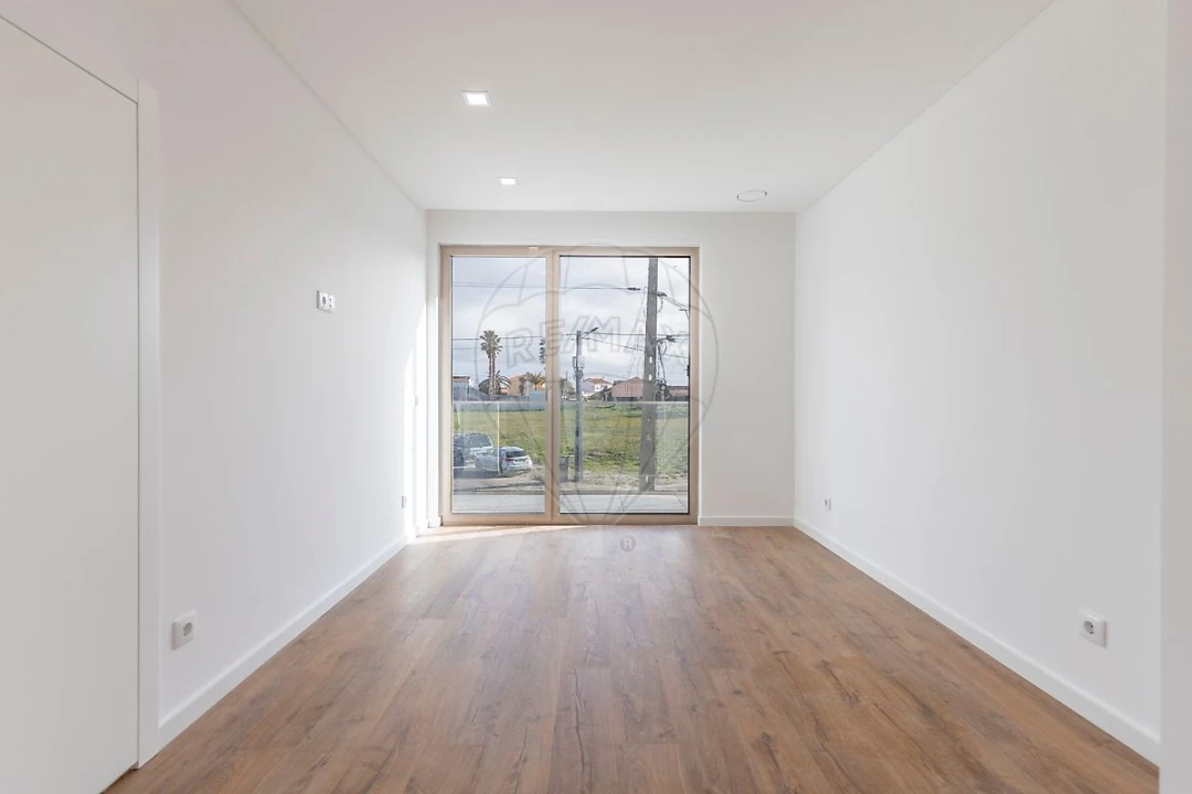 Moradia T3 para Venda em Silveira Foto 16