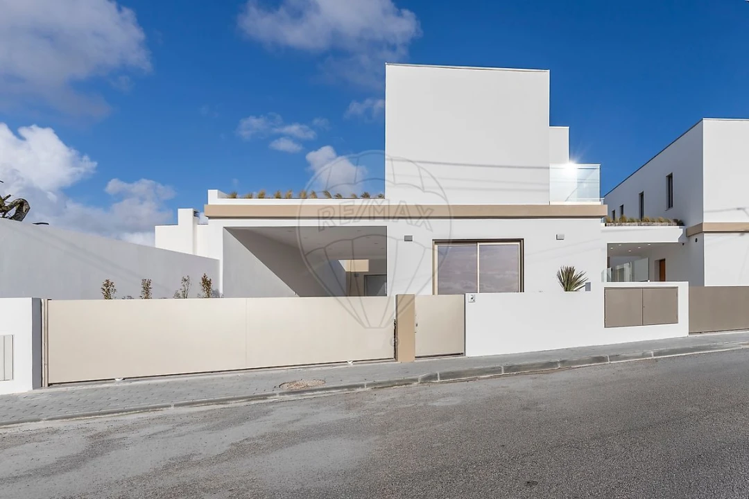 Moradia T3 para Venda em Silveira Foto 33