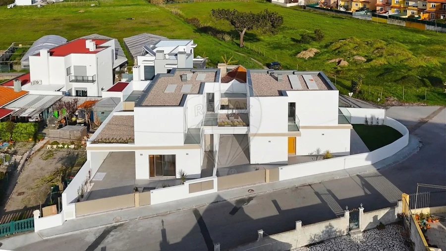 Moradia T3 para Venda em Silveira Foto 34