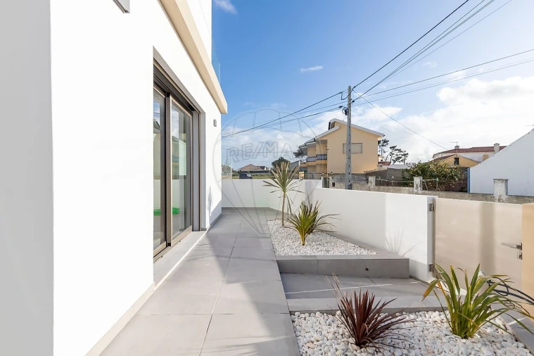 Moradia T3 para Venda em Silveira Foto 31