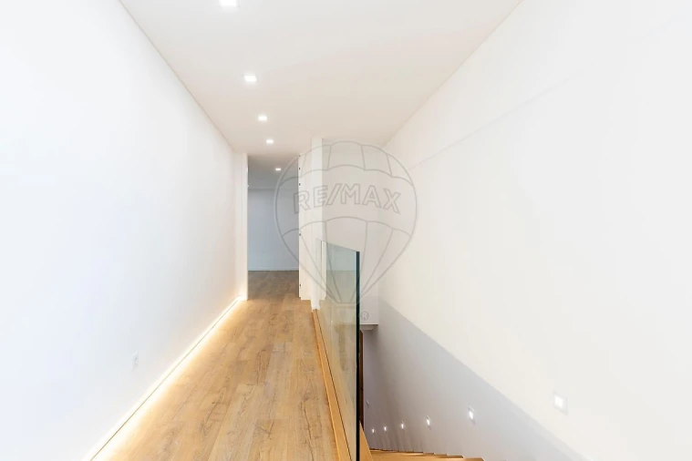 Moradia T3 para Venda em Silveira Foto 27