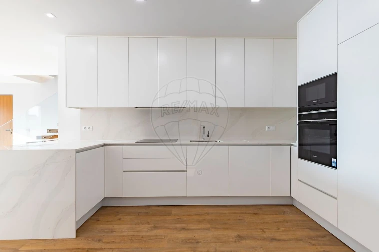 Moradia T3 para Venda em Silveira Foto 7