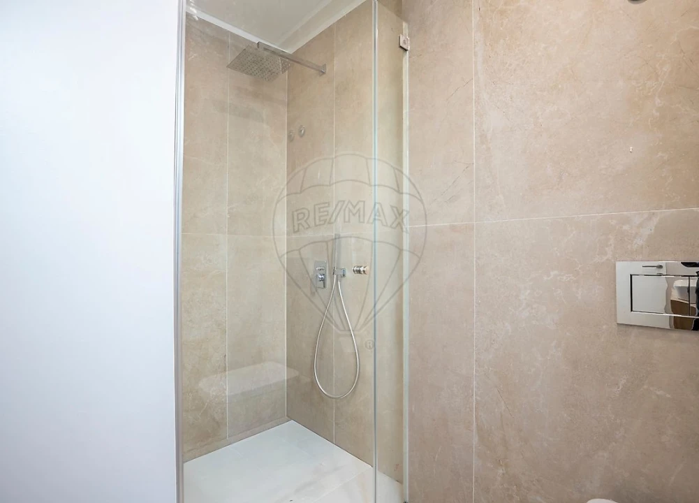 Moradia T3 para Venda em Silveira Foto 22