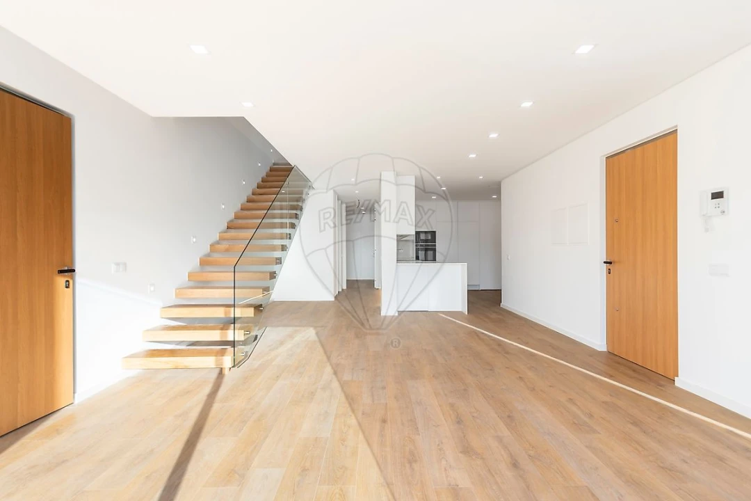 Moradia T3 para Venda em Silveira Foto 2