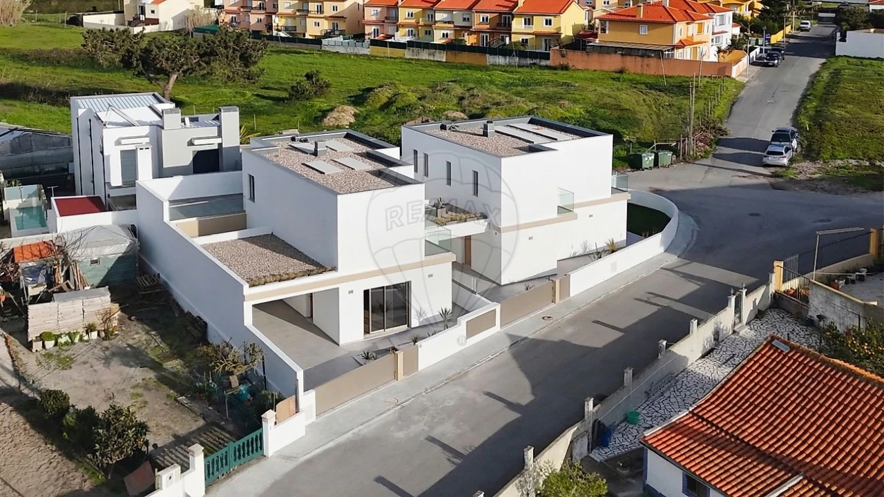 Moradia T3 para Venda em Silveira Foto 35