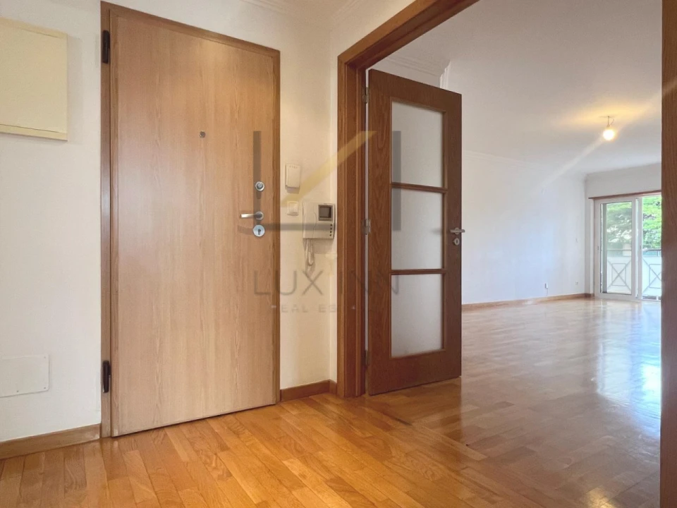Apartamento T2 para Arrendamento em Carcavelos e Parede Foto 3