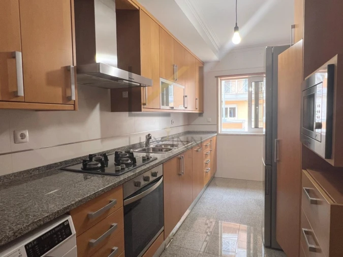 Apartamento T2 para Arrendamento em Carcavelos e Parede Foto 4