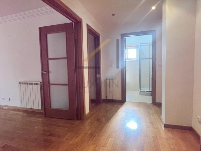 Apartamento T2 para Arrendamento em Carcavelos e Parede Foto 7