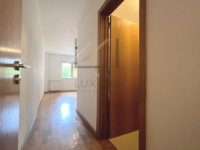 Apartamento T2 para Arrendamento em Carcavelos e Parede Foto 8