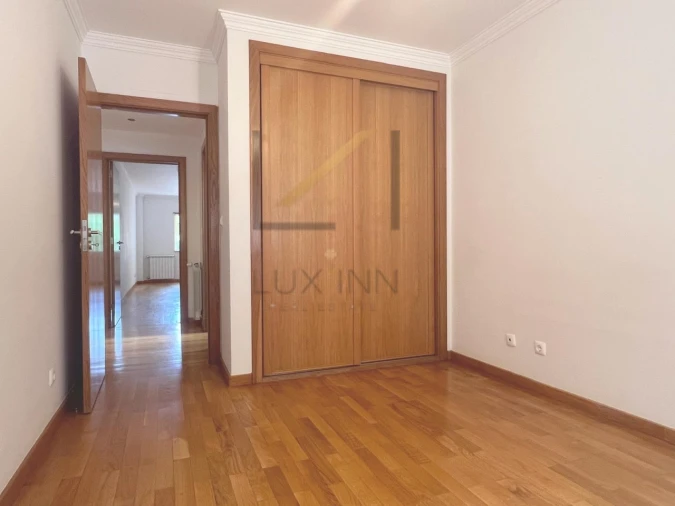 Apartamento T2 para Arrendamento em Carcavelos e Parede Foto 12