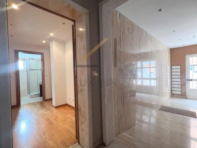 Apartamento T2 para Arrendamento em Carcavelos e Parede Foto 15