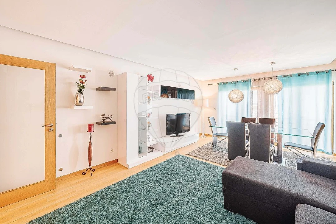 Apartamento T1 para Venda em Águas Livres Foto 2