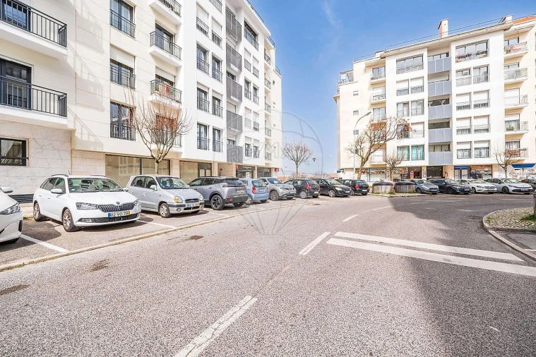 Apartamento T1 para Venda em Águas Livres Foto 29