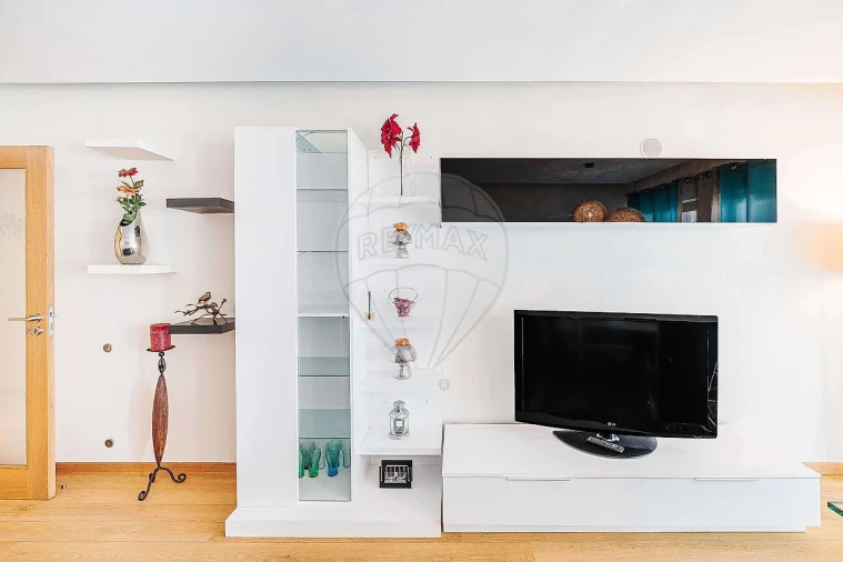 Apartamento T1 para Venda em Águas Livres Foto 5