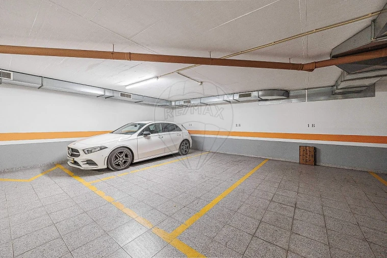 Apartamento T1 para Venda em Águas Livres Foto 24