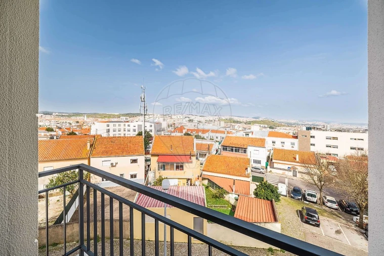 Apartamento T1 para Venda em Águas Livres Foto 16