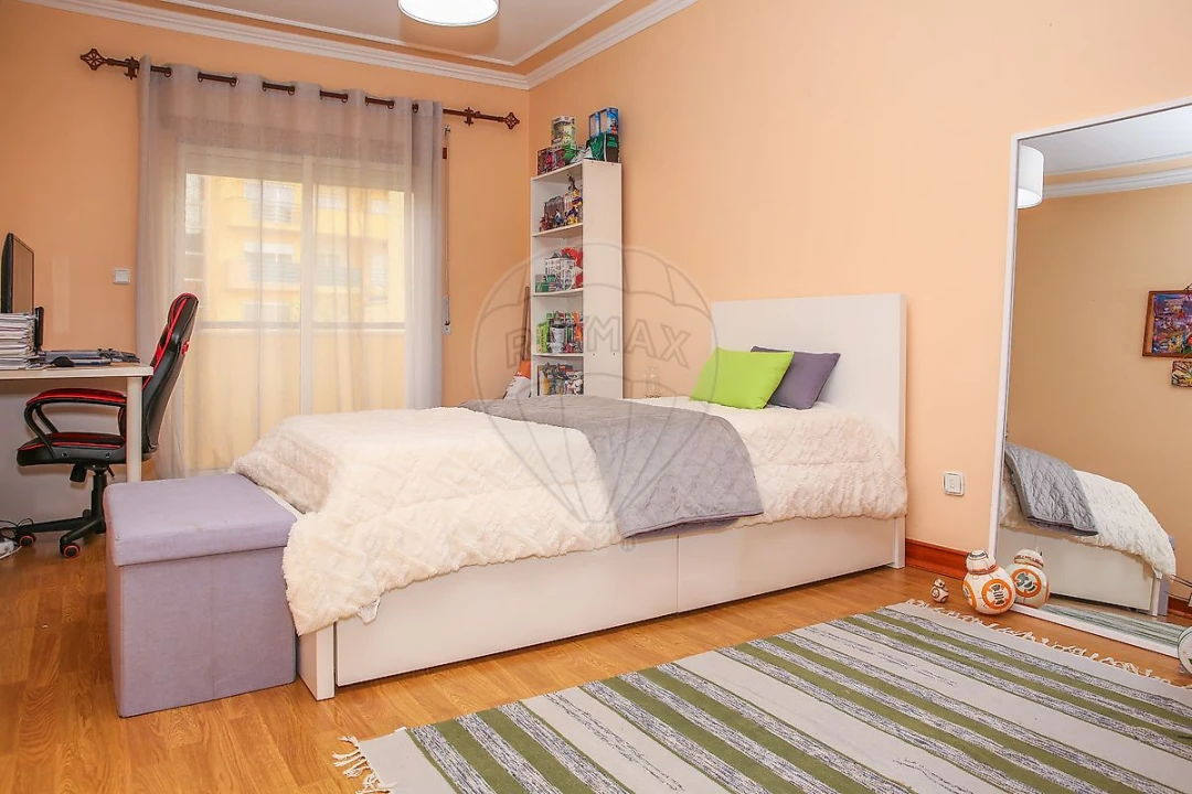 Apartamento T3 para Venda em Arruda dos Vinhos Foto 16