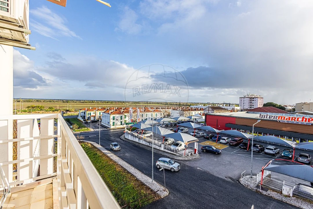 Apartamento T3 para Venda em Azambuja Foto 24