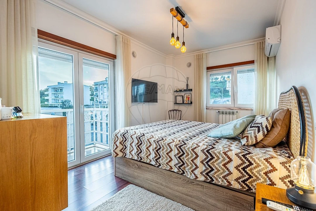 Apartamento T3 para Venda em Azambuja Foto 46