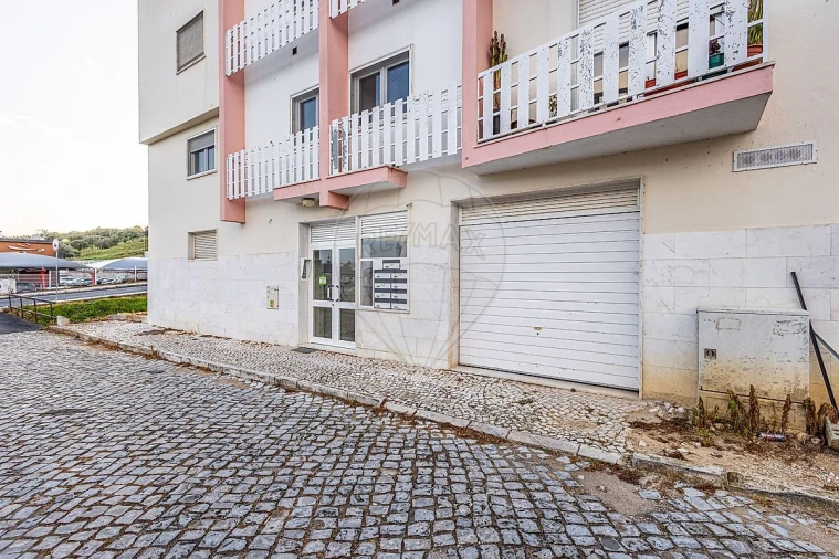 Apartamento T3 para Venda em Azambuja Foto 2