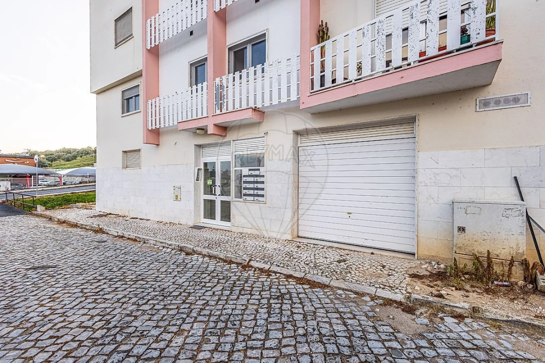 Apartamento T3 para Venda em Azambuja Foto 2