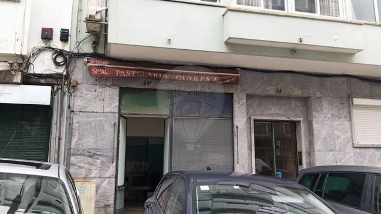 Loja para Venda em Alvalade Foto 3