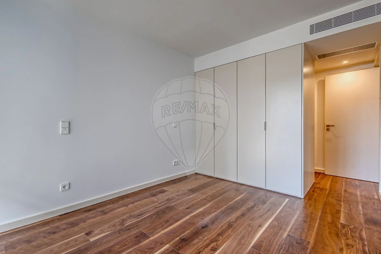 Apartamento T2 para Venda em Santa Marinha e São Pedro da Afurada Foto 4