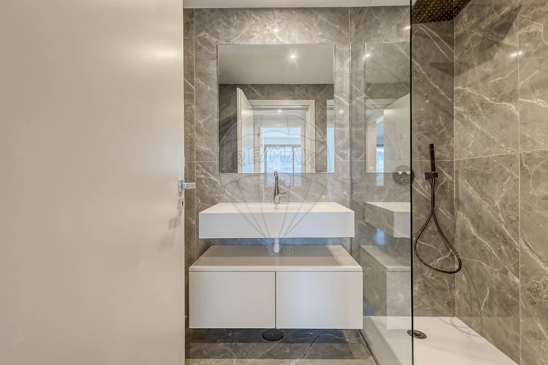 Apartamento T2 para Venda em Santa Marinha e São Pedro da Afurada Foto 17