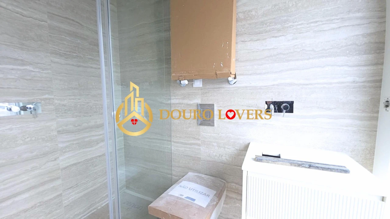 Apartamento T2 para Venda em São Felix da Marinha Foto 19