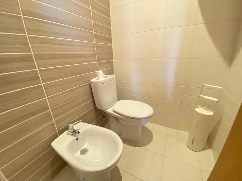 Negócio para Arrendamento em Santa Clara Foto 6