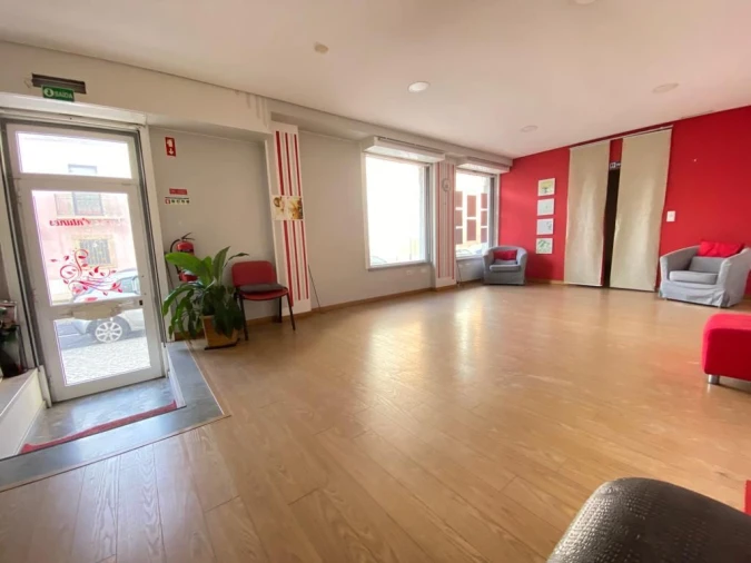 Negócio para Arrendamento em Santa Clara