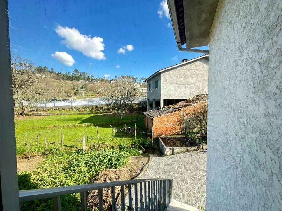 Moradia T3 para Venda em Orgens Foto 40