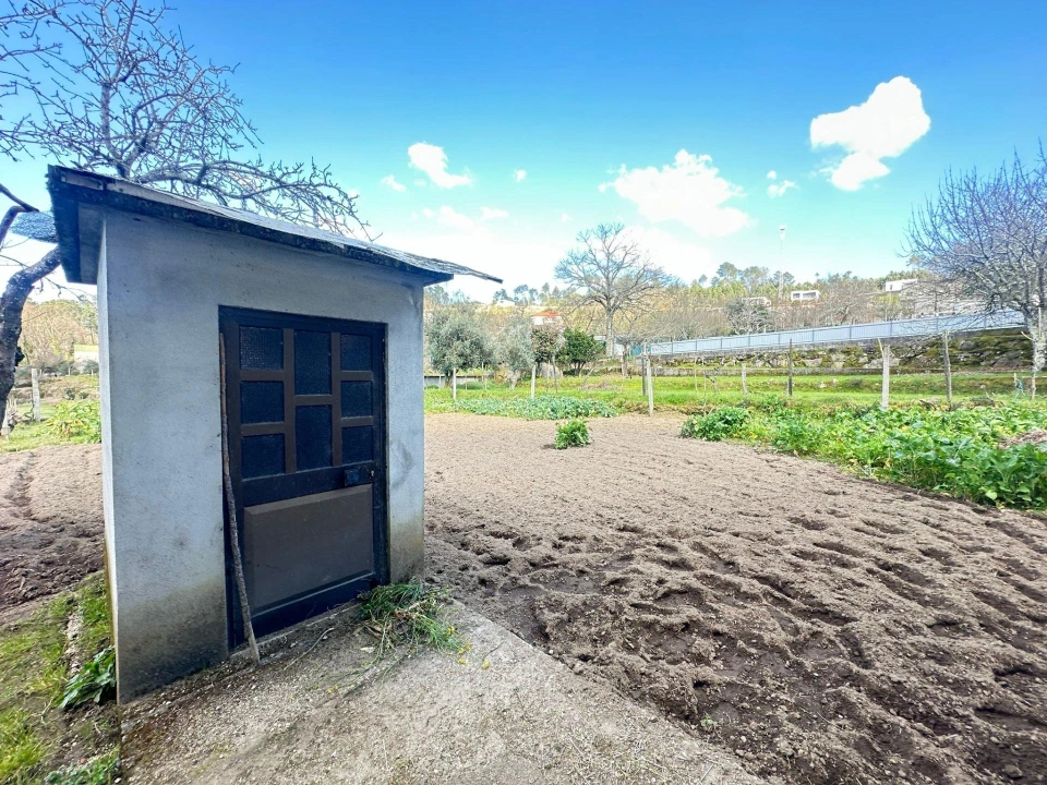 Moradia T3 para Venda em Orgens Foto 17