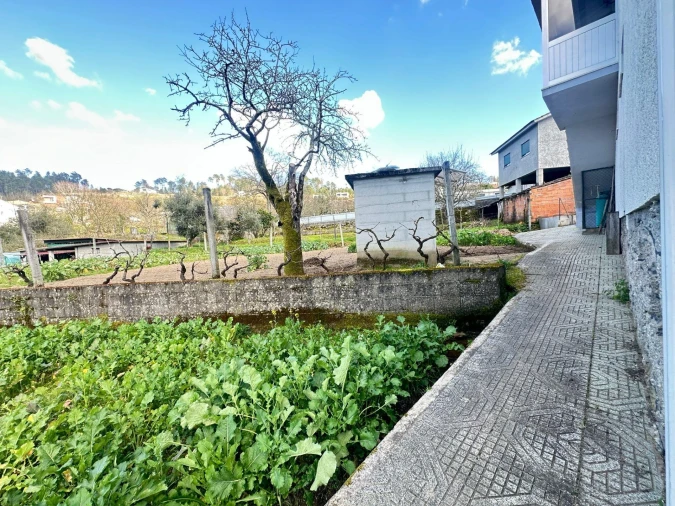 Moradia T3 para Venda em Orgens Foto 15