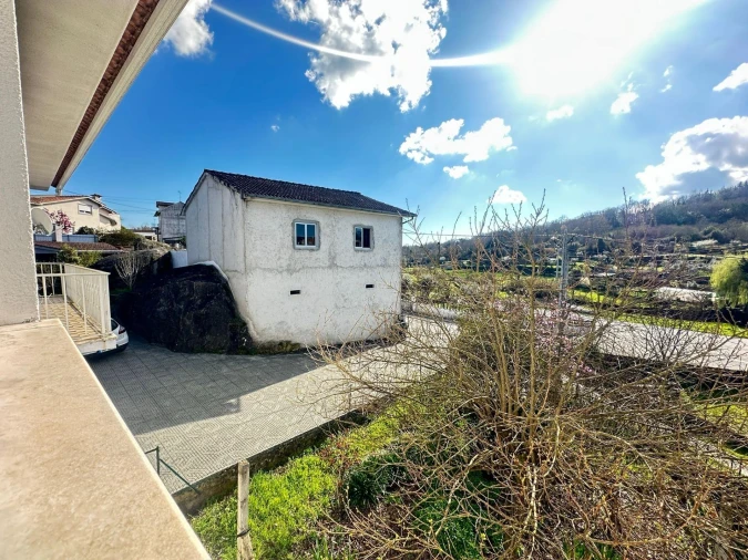 Moradia T3 para Venda em Orgens Foto 41