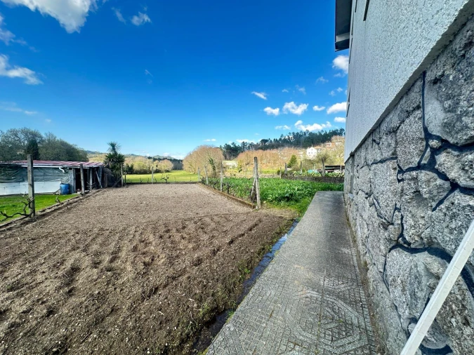 Moradia T3 para Venda em Orgens Foto 14