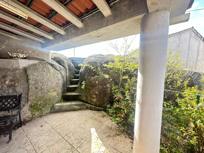 Moradia T3 para Venda em Orgens Foto 23