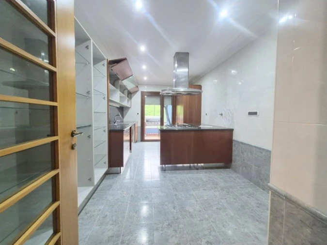 Apartamento T2 para Venda em Vila Franca de Xira Foto 9