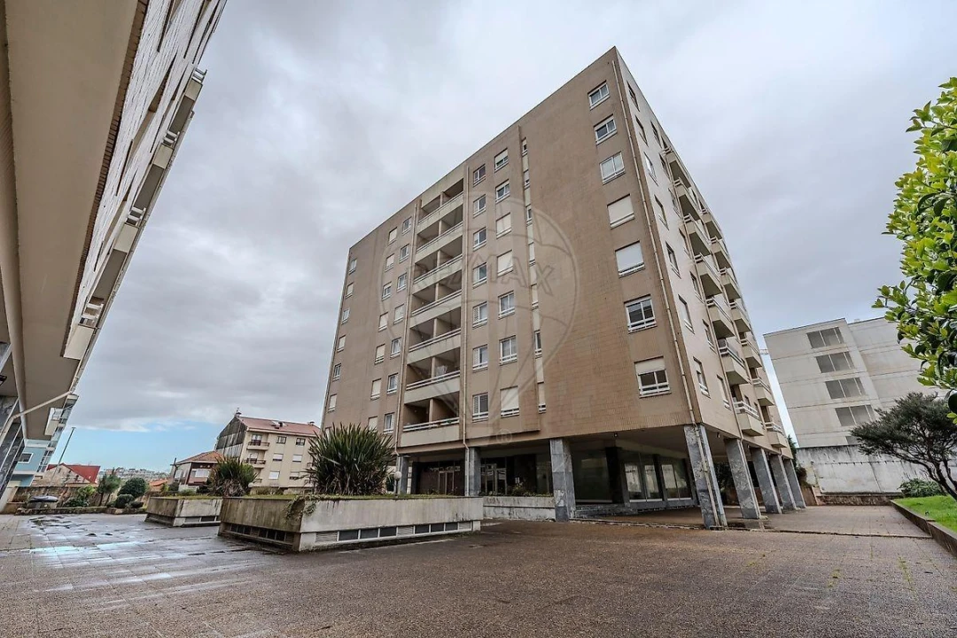 Apartamento T1 para Venda em Paranhos Foto 12