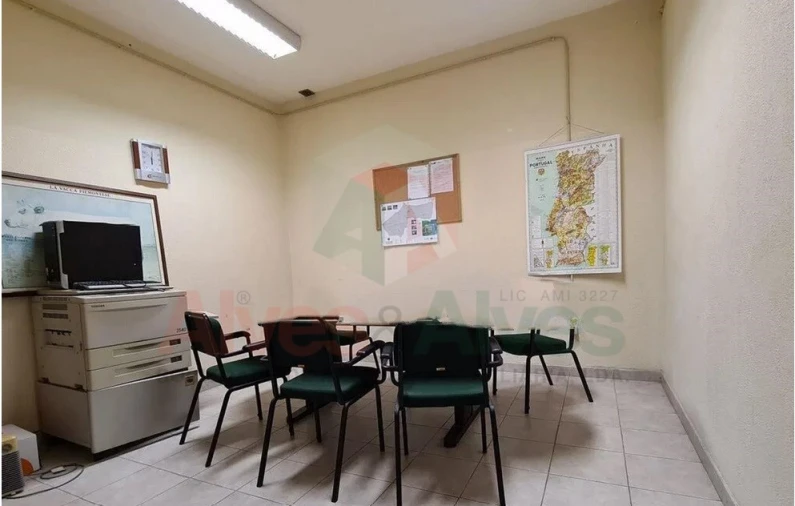 Armazém para Venda em Mafamude e Vilar do Paraíso Foto 11