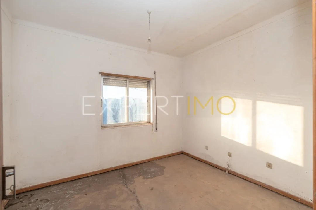 Moradia T3 para Venda em Almalagues Foto 15