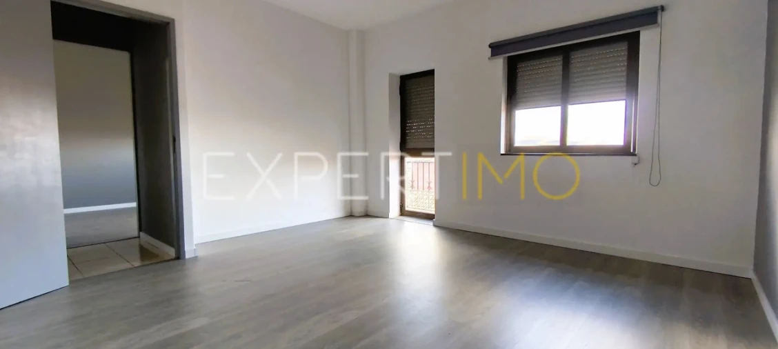 Apartamento T3 para Venda em Sé, Santa Maria e Meixedo Foto 5