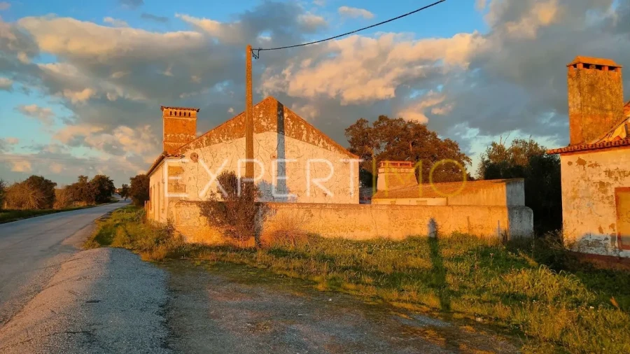 Moradia T4 para Venda em Cabrela Foto 4