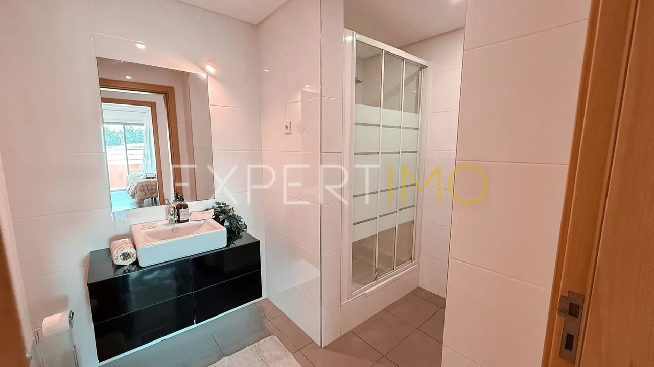 Apartamento T2 para Venda em Portimão Foto 15