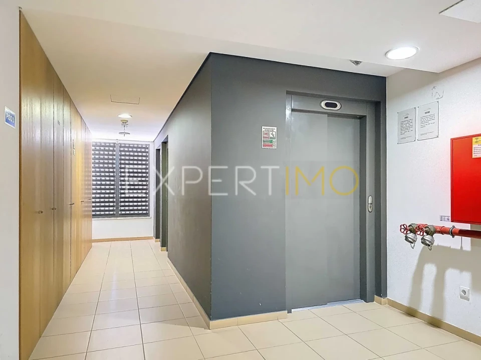 Apartamento T2 para Venda em Portimão Foto 31
