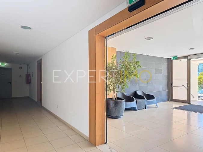 Apartamento T2 para Venda em Portimão Foto 32