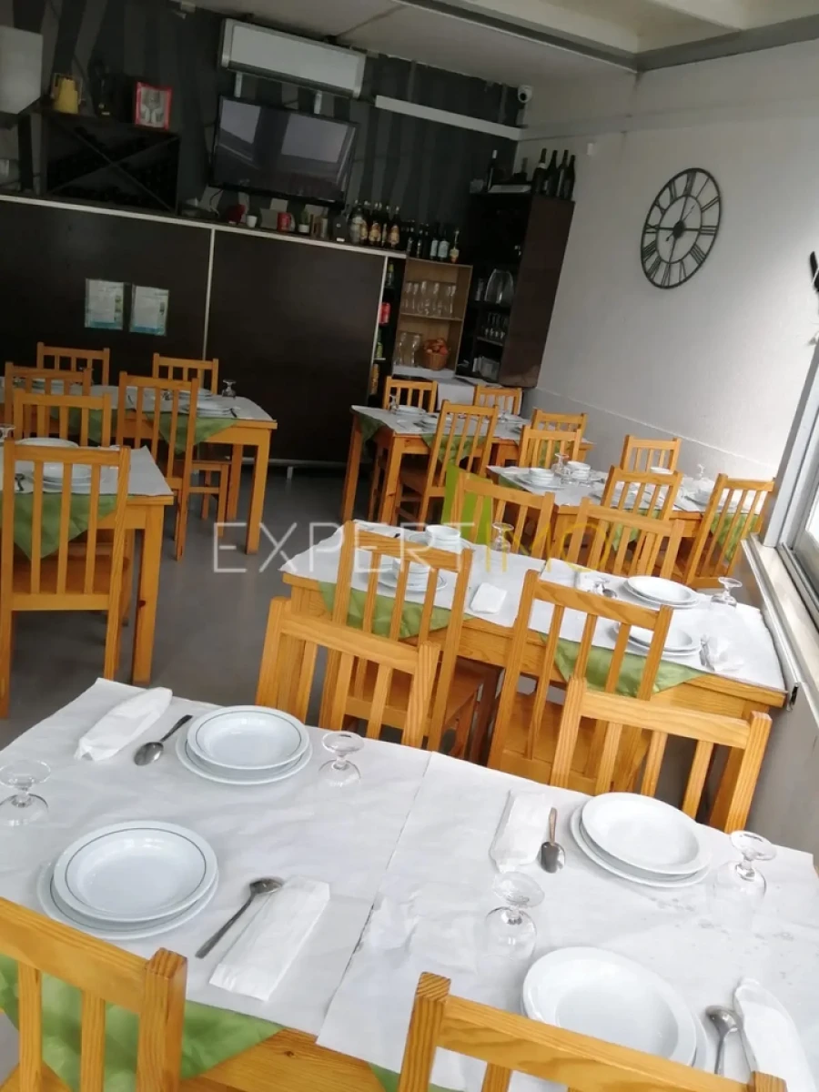 Loja para Venda em Cernache Foto 3